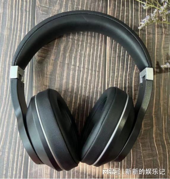 戴降噪耳机是音乐的守护者j9九游会入口首页4款头(图2)
